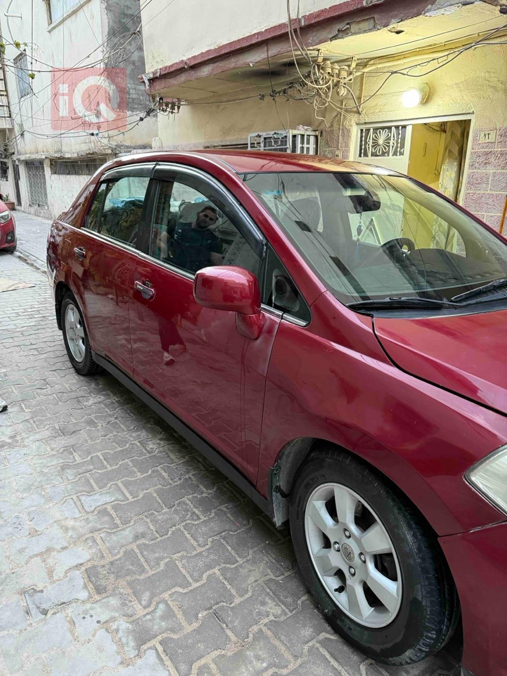 نيسان فيرسا